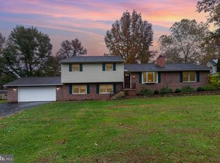 6825 Glatfelters Station Rd, Seven Valleys, PA 17360