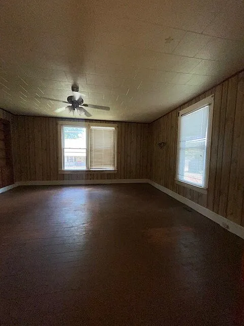 2 bed, 1.0 bath, $1,200 — Photo 2