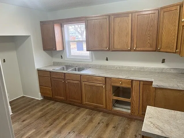3 bed, $1,050 — Photo 4