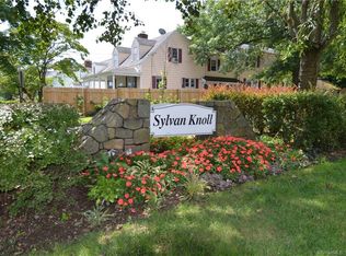 121 Sylvan Knoll Rd, Stamford, CT 06902