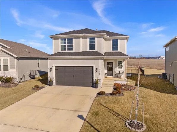 17709 Houston St, Gardner, KS 66030
