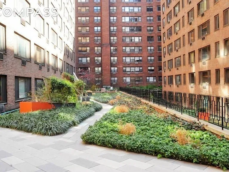 420 E 64th St #W1K — Photo 9