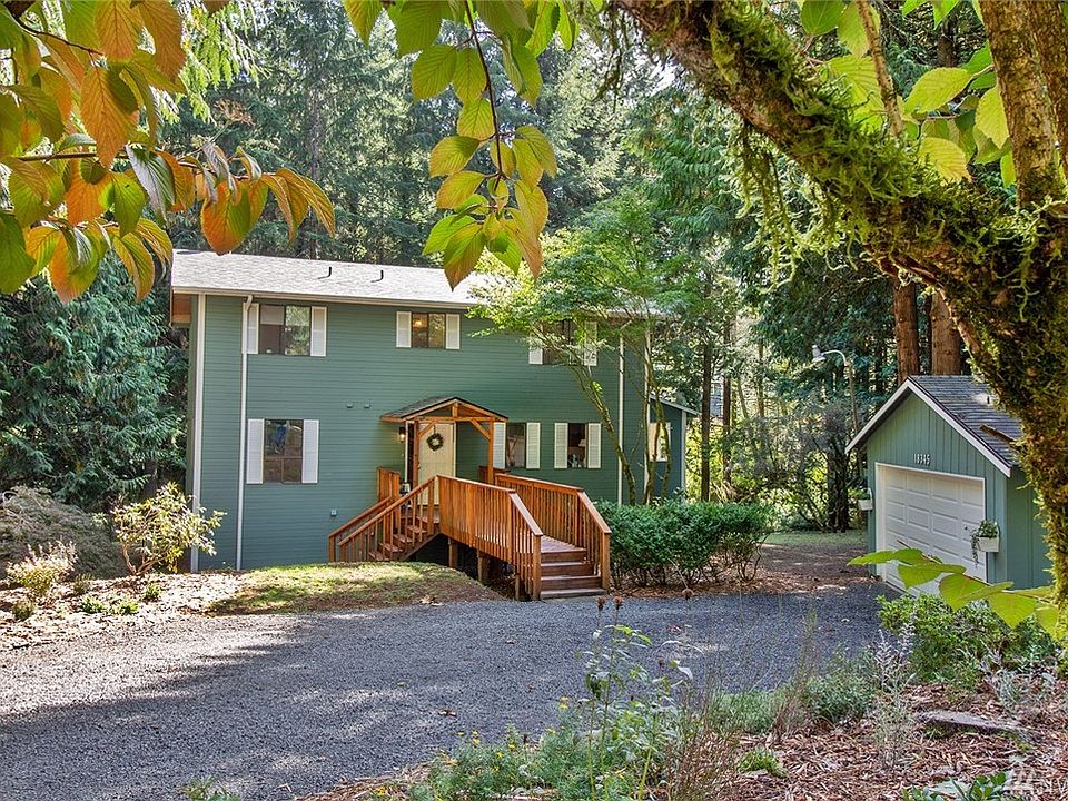 Lovely, quiet home on acreage in Poulsbo.