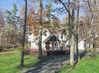 104 Stag Ln, Dingmans Ferry, PA 18328