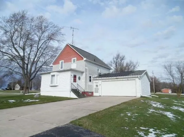 N1832 County Road R, Lebanon, WI 53047