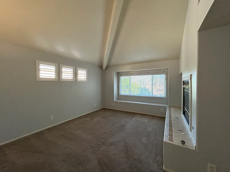 15743 Pepper St — Photo 22