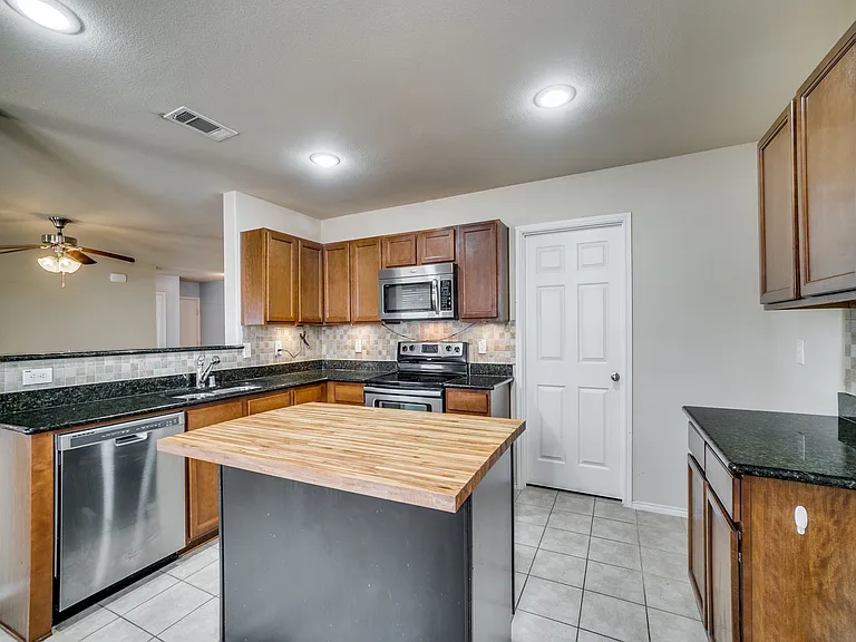 76 Daisy Dr — Photo 14