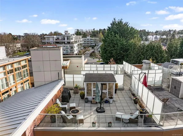 1035 Sutlej St #304, Victoria, BC V8V 2V9