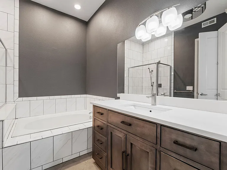 2100 N Humboldt St #306 — Photo 9
