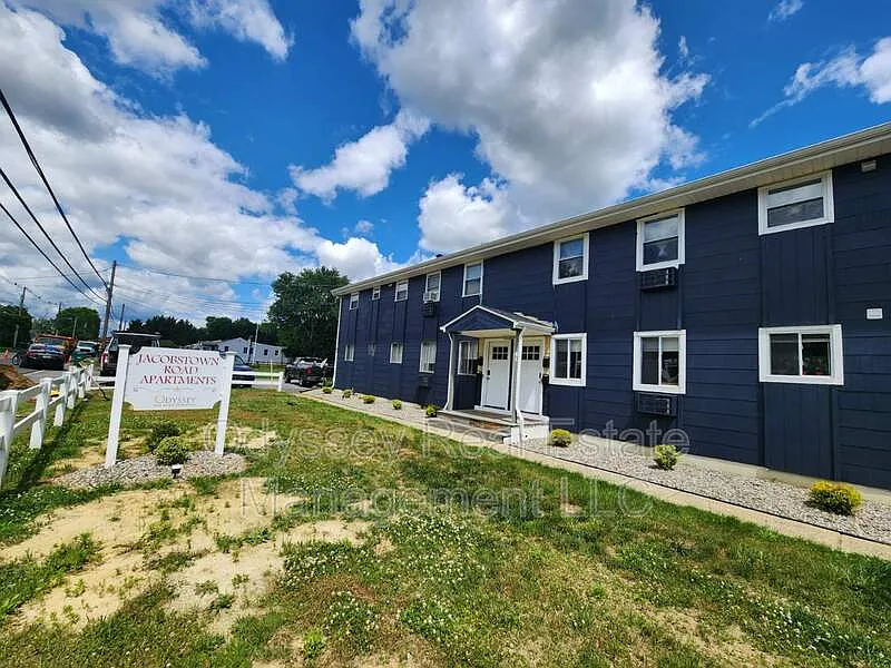 1 bed, 1.0 bath, 560 sqft, $1,600 — Photo 4