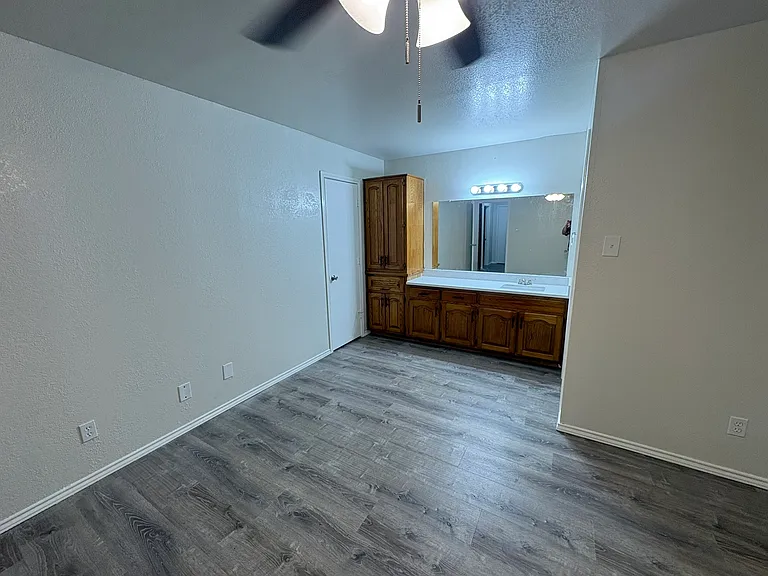 208 Etta Ave — Photo 4