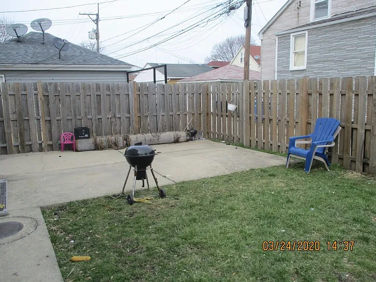 7139 S Rockwell St #1F — Photo 17