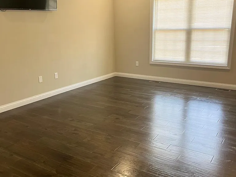 300 Turner Ct — Photo 44