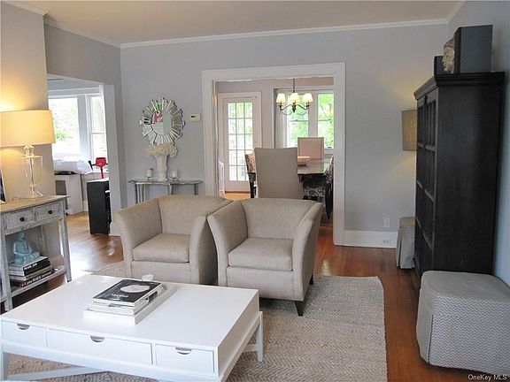 3rd image of 174 Larchmont Ave