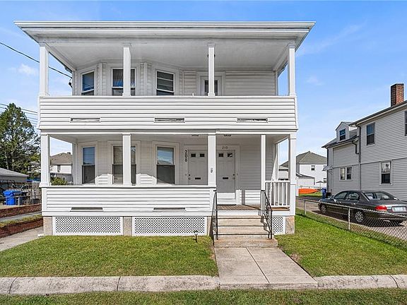 2nd image of 208 Suffolk Ave