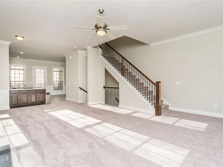 2256 Tenor Ln — Photo 10
