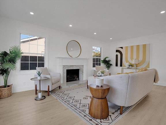 5th image of 2098 Jonathan Ave