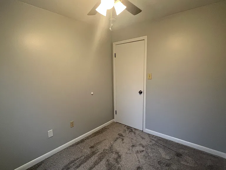 30B Carolyn Ter — Photo 25