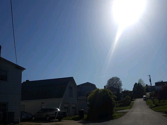 Exterior Neighborhood (street photo)