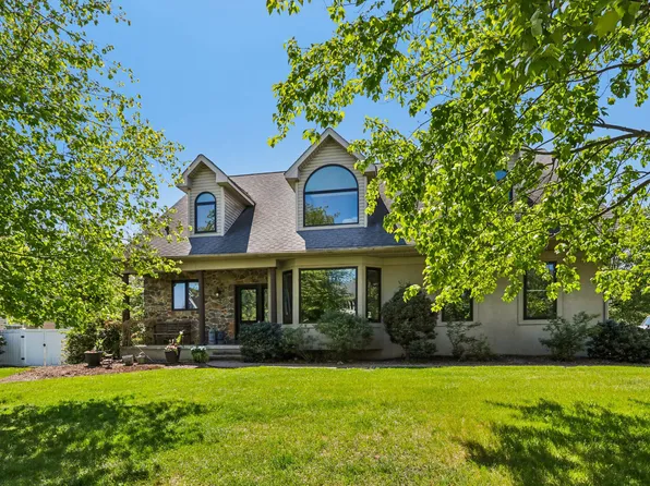 837 Mountaintop Dr, Collegeville, PA 19426