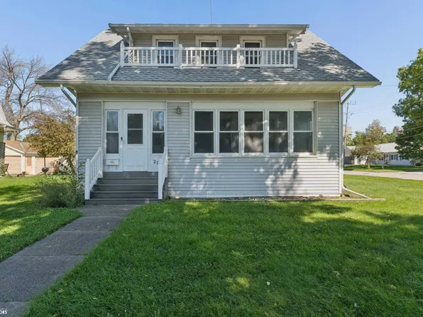 216 Center St W, Britt, IA 50423