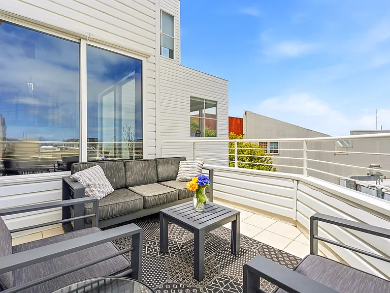 748 N Point St #2 — Photo 25