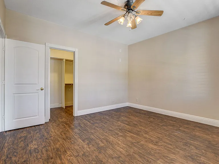 408 Silver Prairie Ct — Photo 48