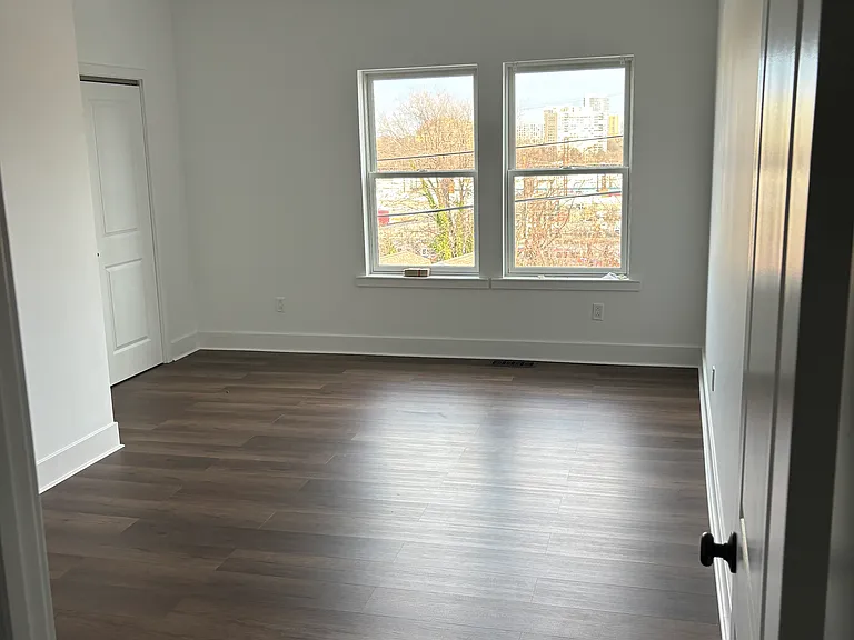256 N 32nd St #2 — Photo 14