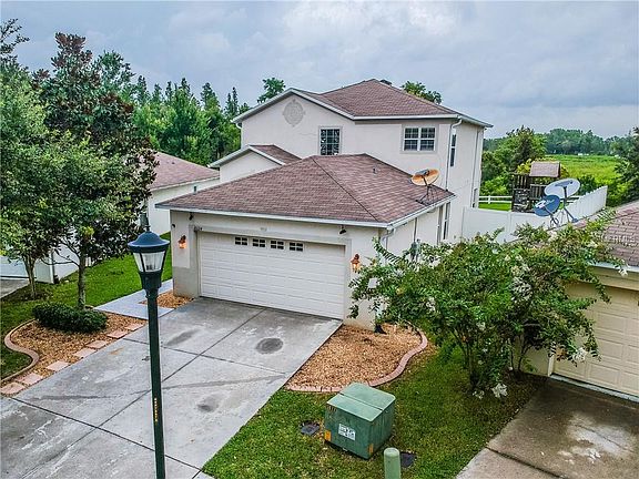 3rd image of 10124 Perthshire Cir