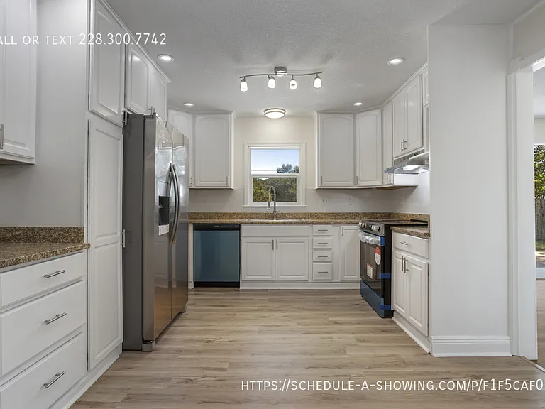 122 Carroll Ave — Photo 15