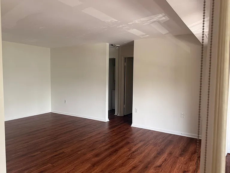 2842 Dover Ln #304 — Photo 10