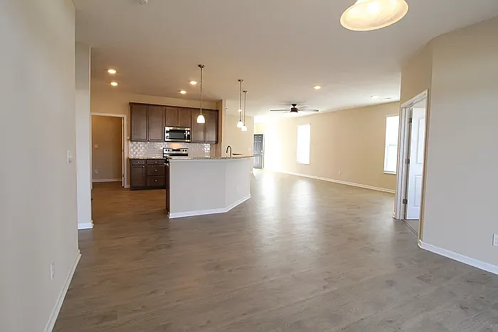 409 Halton Dr — Photo 8