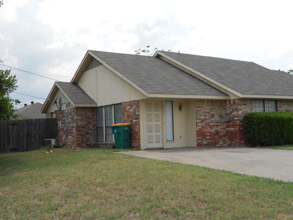 1st image of 723 Hillcrest Ct