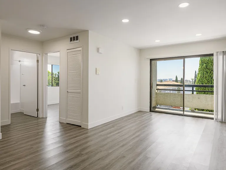 5533 Barton Ave — Photo 26