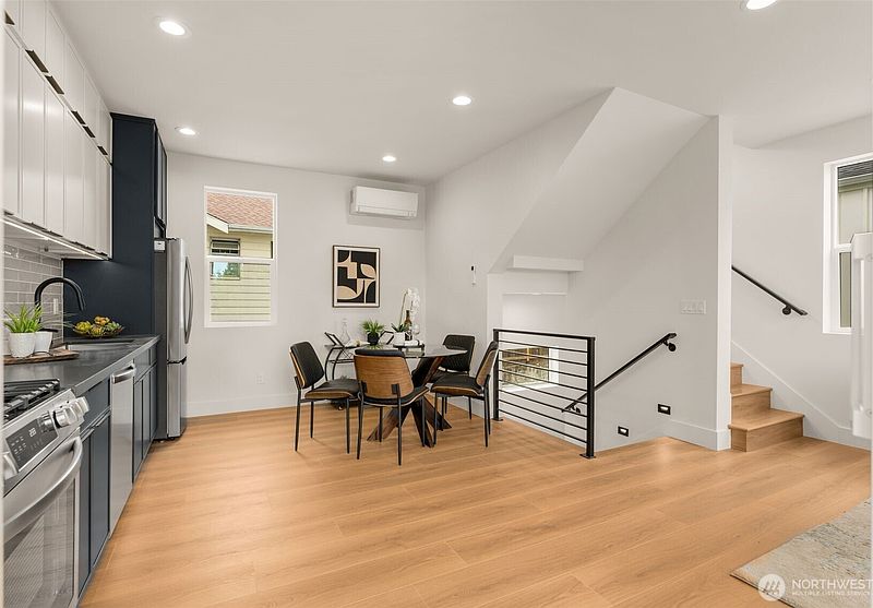 5th image of 7403 Dayton Avenue N