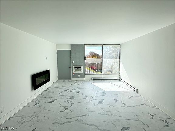 4th image of 2331 E Market St APT 411