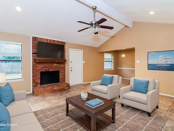 3rd image of 7321 Hyde Ct