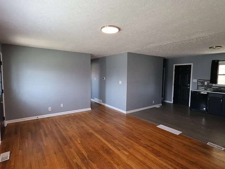 308 Larkwood Dr — Photo 3