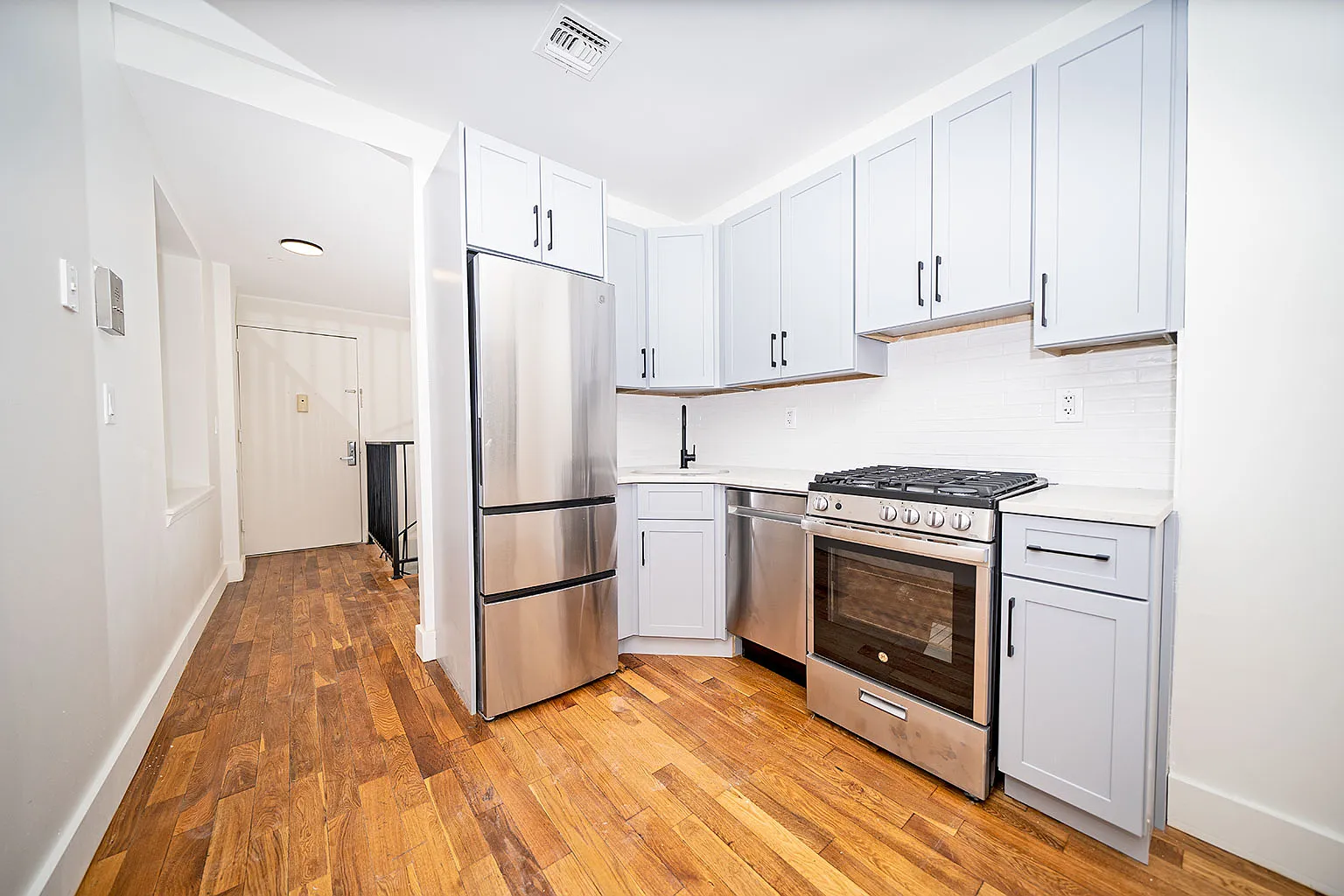 466 Pulaski Street — Photo 1
