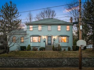 44 Briarwood Rd, Waltham, MA 02452