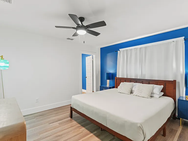 6701 Woodhue Dr — Photo 12