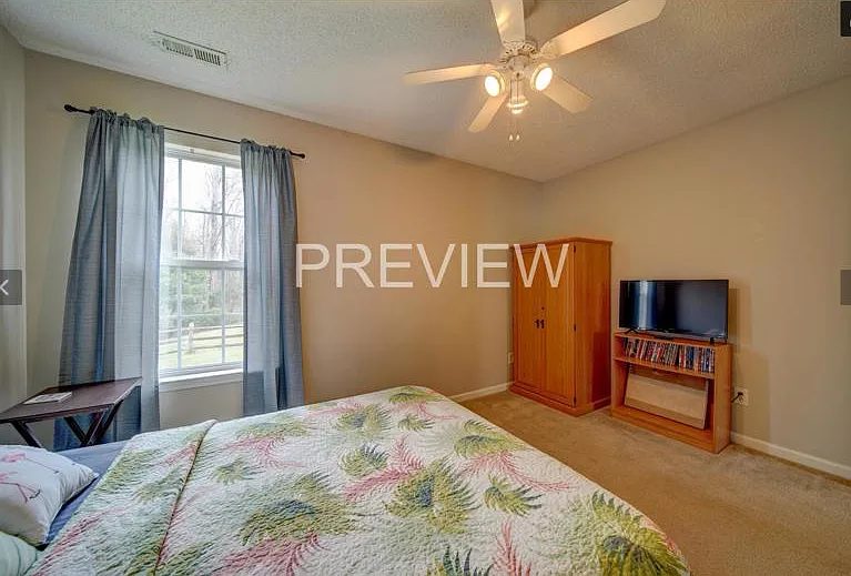 2418 Celosia Dr — Photo 10