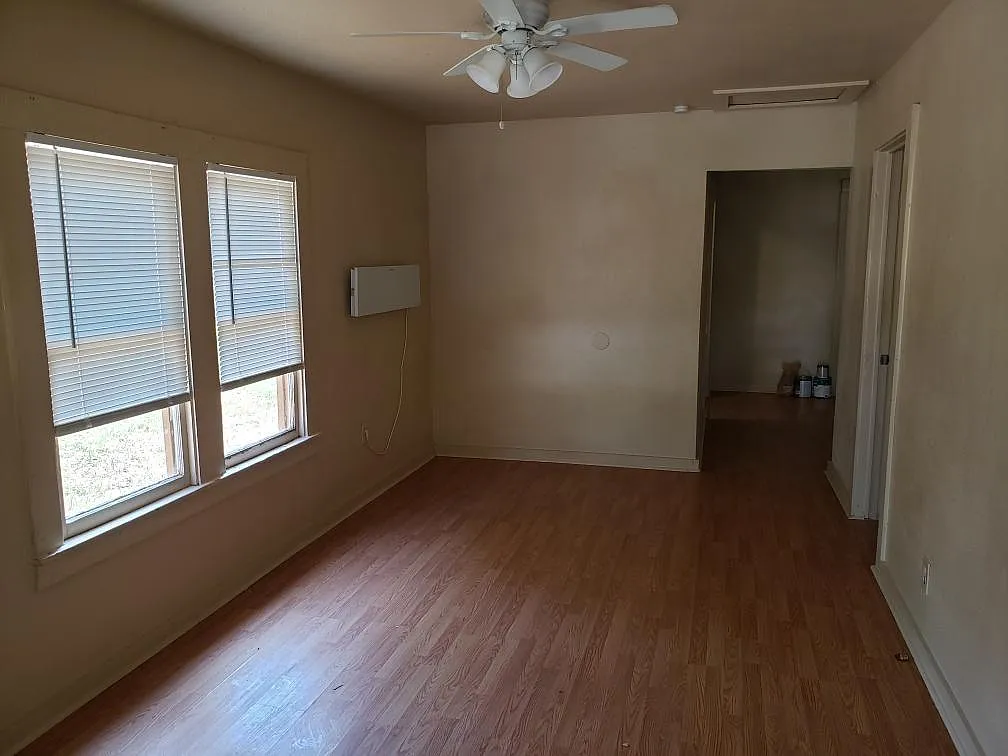 2 bed, 700 sqft, $975 — Photo 3