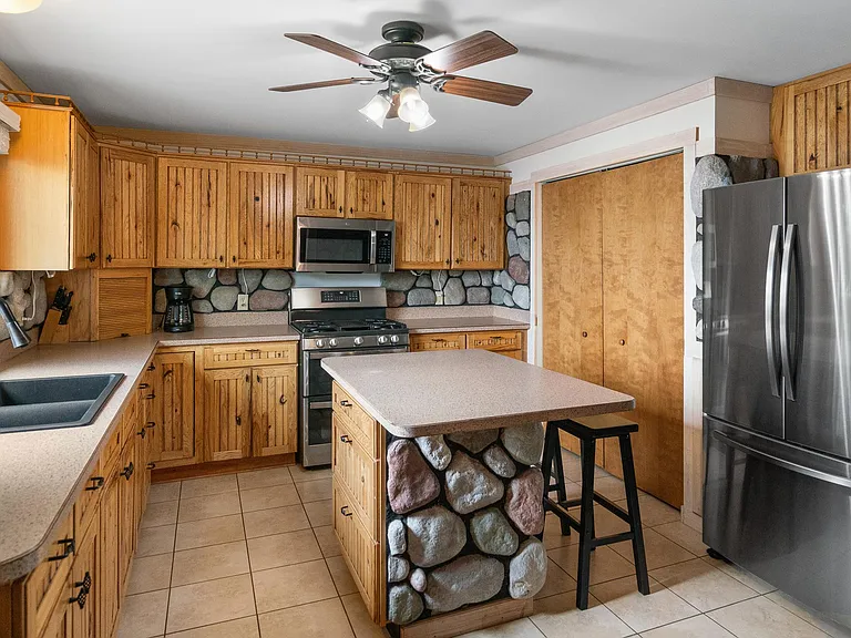 228 E State St #1 — Photo 7