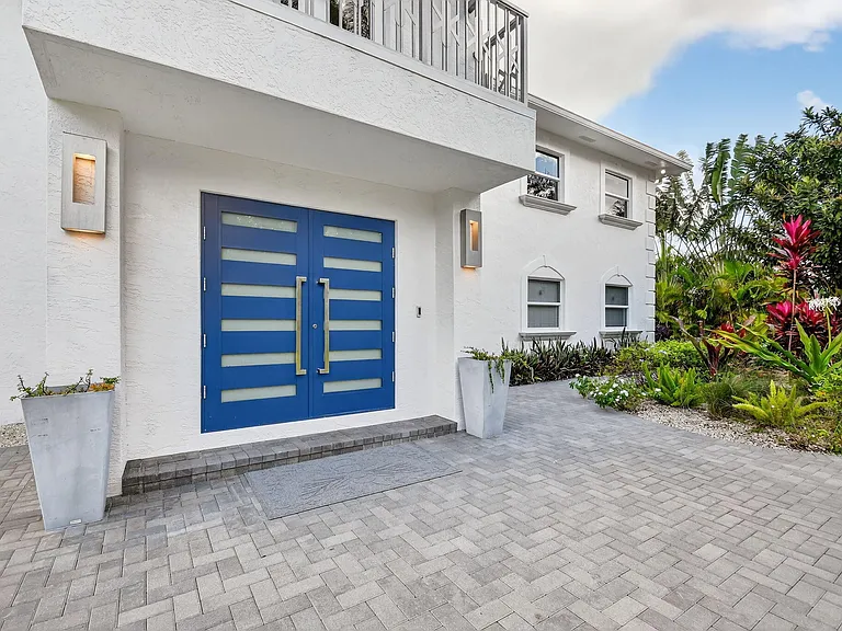 2900 Greenbriar Blvd — Photo 3