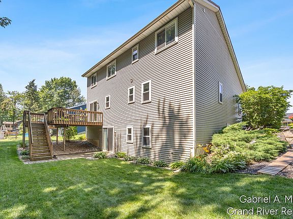 5th image of 1472 Caprice Dr