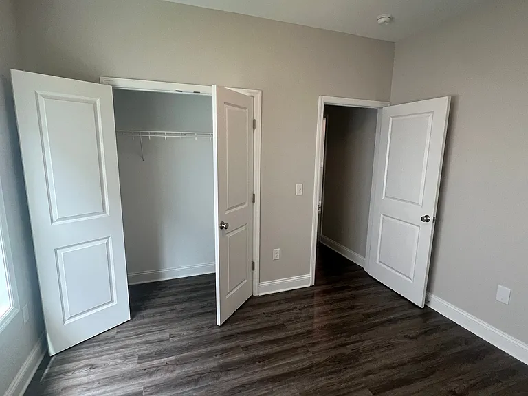 323 Summercreek Cv — Photo 18