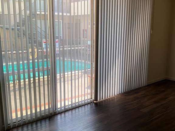 2nd image of 440 S Oxford Ave #15