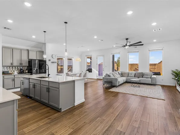 2331 Peach Oak Xing, Manvel, TX 77578