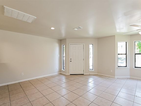 2nd image of 3022 La Estancia Ln